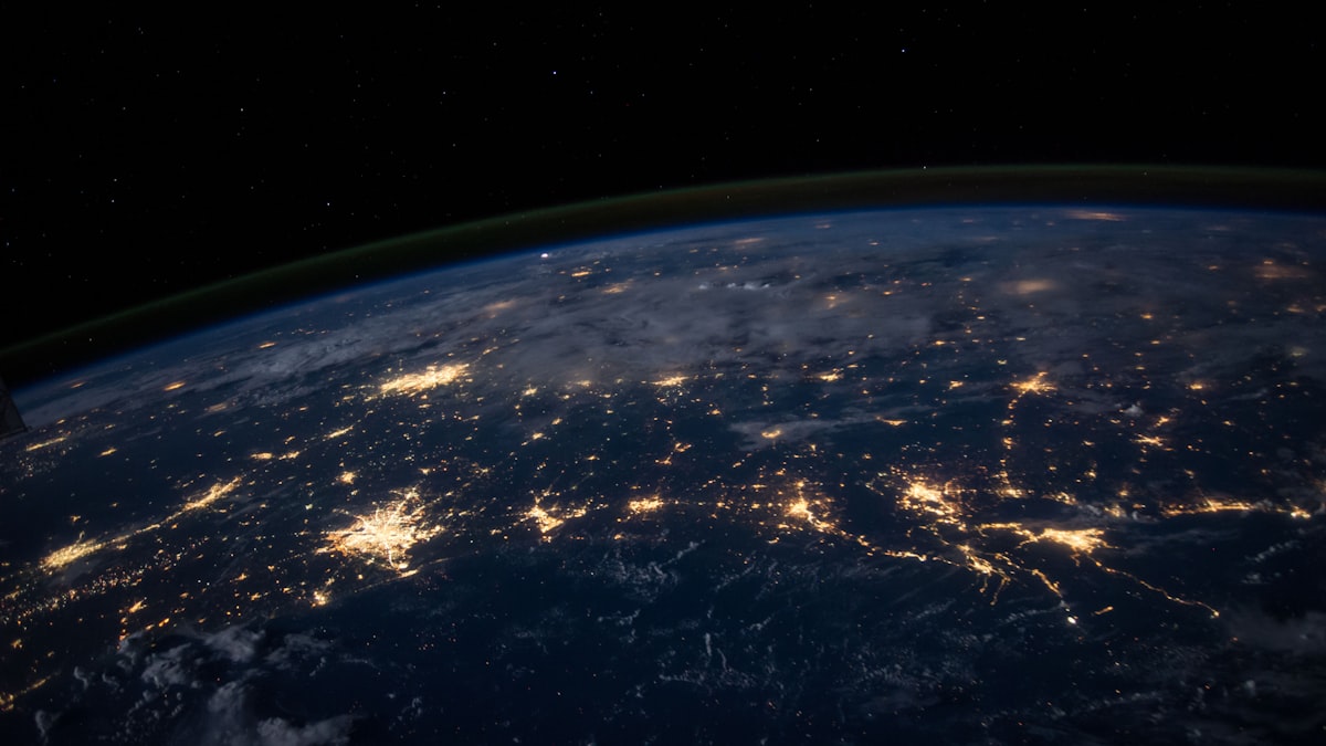 O ecossistema tecnológico português procura equilibrar a rápida adoção da inteligência artificial com regras internas mais claras. (Imagem ilustrativa)